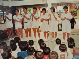 My schooldays' Xinyao group 彩虹小組 performing to a group of children from a local orphanage at Teban Gardens, in 1987. 